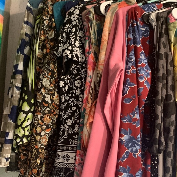 X Large Tops Live Show - Picture 1 of 1